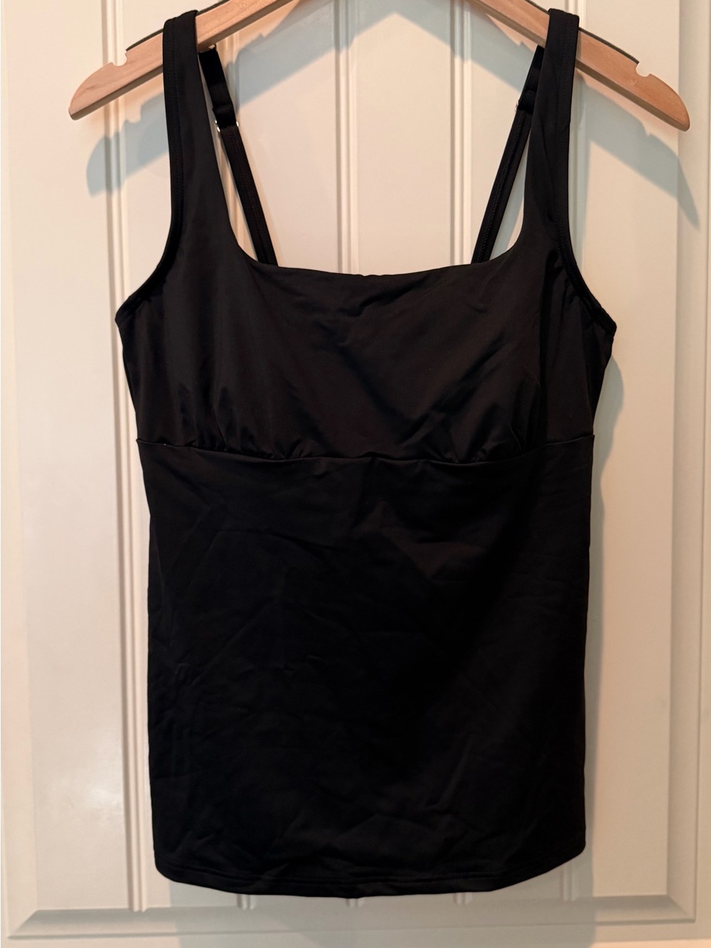 NWT Lands’ End Size 8 Black Tankini Top Shelf Bra Summer Perfect Resort Vacay